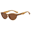 Lunettes de soleil œil de chat à motif léopard avec verres bruns et rivets argentés - Monture Écaille Verres Thé
