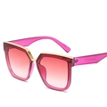 Quadratische Oversize-Sonnenbrille in Rosérosa mit Verlaufsgläsern und goldenen Metallakzenten - Lila Roter Rahmen Rote Linse