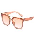 Übergroße quadratische Tee-Sonnenbrille mit bernsteinfarbenem Rahmen und orangefarbenem Verlauf - Champagnerfarbener Rahmen / Teebraune Gläser