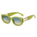 Olivgrüne Sonnenbrille mit Verlaufsgläsern und dekorativen Perlenbügeln - Normal / Grüner Rahmen Grüne Tee-Linsen