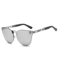 Occhiali da sole gothic cat eye argento con incisioni a teschio e lenti a specchio silver - Taglia unica / Montatura Argento Lente Specchiata Bianca