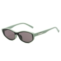 Occhiali da sole cat-eye con montatura verde menta, dettagli neri e aste in metallo argento - Montatura Verde Lenti Grigie
