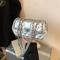 Borsa a tracolla trapuntata argento con motivo a rombi e catena metallica - Argento