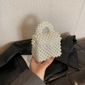 Elegante mini borsa a mano in finte perle bianche con design intrecciato a mano - Piccolo / Bianco perla