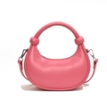 Rosafarbene Hobo-Tasche mit Knotengriff und verstellbarem Schultergurt aus PU - Rosa