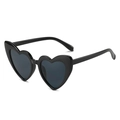 Occhiali da sole alla moda a forma di cuore con montatura nera e lenti grigio scuro - C1 Montatura Nero Lucido Lenti Grigie