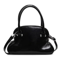 Bolso bowling negro brillante con herrajes plateados y correa ajustable en fondo blanco - Negro