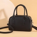 Borsa bowling retrò nera a grana di litchi con dettagli argentati e tracolla - Nero