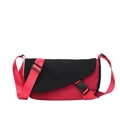 Bolso bandolera en contraste rojo y negro con correa ancha ajustable estilo messenger - Rojo