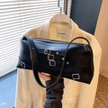 Sac sous le bras punk en cuir noir avec boucles argentées et sangle réglable - Noir