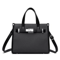 Elegante borsa nera con trama intrecciata, chiusura a scatto argento e tracolla sottile - Nero