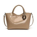 Sac à main élégant en cuir verni marron clair avec breloque perles et nœud décoratif - Kaki Sans Pendentif