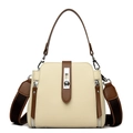 Bolso tipo cubo retro en cuero granulado crema con ribetes marrones y correa ancha - Blanco Roto