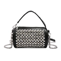 Schicke schwarze Zylindertasche mit silbernen Strasssteinen und Metallkettenriemen - Schwarz