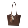 Grande borsa shopper marrone scuro con trama intrecciata e foulard alla moda sul manico - Marrone