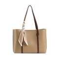 Bolso tote caqui con asas marrones y un pañuelo decorativo de seda con estampado de oso - Caqui