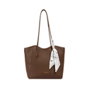 Borsa tote marrone scuro in pelle a grana con foulard in seta marmorizzata e tracolla - Marrone