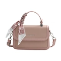 Borsa a mano in pelle rosa con manico in seta e dettagli in metallo argento - Rosa