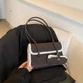 Borsa sottobraccio retrò marrone scuro con bordo in pelliccia sintetica bianca - Marrone