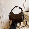Bolso medialuna retro marrón oscuro con asa fruncida y correa ajustable cruzada - Marrón