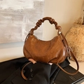 Bolso de media luna plisado marrón en ecocuero vintage con asa fruncida elegante - Marrón