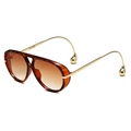 Gafas de sol aviador de carey con lentes degradadas marrones y colgantes de gota dorada - Estampado de Leopardo Té Degradado