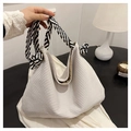 Dettaglio borsa tote in velluto a coste con manico in corda intrecciata bianca e nera - Bianco Sporco