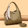 Bolso de mano verde oliva en cuero granulado con pañuelo de seda decorativo estampado - Marrón Oliva