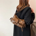 Sac moto marron foncé en similicuir avec plusieurs poches et bandoulière ajustable - Marron