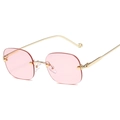 Lunettes sans monture carrées à verres roses et cadre en métal doré sur fond blanc - Monture Dorée Verres Roses