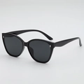 Klassische große schwarze Cat-Eye Sonnenbrille mit Silbernieten und UV-Schutzgläsern - Schwarzer Rahmen Graue Gläser
