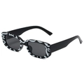 Lunettes de soleil rétro à petite monture avec motif graffiti noir et blanc et verres gris - Monture Noire Léopard Blanc Verre Gris