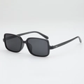 Gafas de sol cuadradas negras retro con remaches plateados y lentes gris oscuro - Protección UV400 / Negro Brillante Lentes Grises