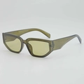 Occhiali da sole cat-eye retrò verde oliva con lenti gialle e montatura in plastica - Verde Trasparente