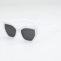 Schicke Cat-Eye-Sonnenbrille mit glänzend weißem Rahmen und dunkelgrauen Gläsern für Streetstyle - Solid Weiß Graue Linse