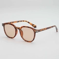 Retro-Sonnenbrille mit rundem Leopardenmuster, hellbraunen Gläsern und Silberdekor - Schildpatt Rahmen Tee Linsen