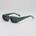 Gafas de sol rectangulares verdes con montura interior plateada y lentes oscuras - Montura Verde Lente Gris