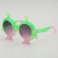 Gafas de sol creativas para niños con forma de alienígena en degradado verde rosa y lentes lila - Degradado Verde y Rosa