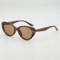 Occhiali da sole cat-eye tartarugati con lenti marroni e rivetti in argento eleganti - Montatura Leopardata / Lenti Tè