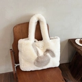 Borsa tote in peluche bianco crema con sagoma di coniglio marrone su sedia - Bianco