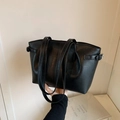 Minimalist black PU tote bag with vintage texture and adjustable shoulder strap for women - Without Pendant / Black