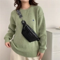 Μαύρη τσάντα μέσης με χάντρες, λογότυπο FASHION και γεωμετρικό υφασμένο ιμάντα - Στυλ με Μαύρα Στρας