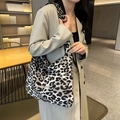 Bolso tote elegante con estampado de leopardo en blanco y negro para diario - Leopardo Gris (Negro)