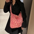 Bolso tote de lona con estampado de leopardo rosa y naranja con etiqueta en el lateral - Rosa Leopardo (Rosa)