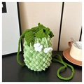 Grüne gehäkelte Ananas-Umhängetasche mit Blättern und floralen Akzenten - Grün