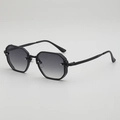 Lunettes de soleil octogonales noir mat avec verres dégradés gris en vue à 45 degrés - Monture Noire Dégradé Gris