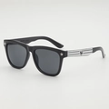 Lunettes de soleil enfant tendance noir avec étoiles argentées et protection UV stylée - Monture Noire Verres Gris