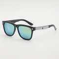 Lunettes de soleil enfant monture noire, verres miroirs bleu-vert et rivets étoiles - Monture Noire Verres Miroir Or