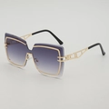 Oversized trendy square sunglasses for women with purple gradient lenses and gold frame - UV400 Protection / Gold Frame Grey Gradient