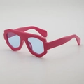 Gafas de sol magenta con montura gruesa irregular y cristales azul claro - Montura Rosa Lentes Azules